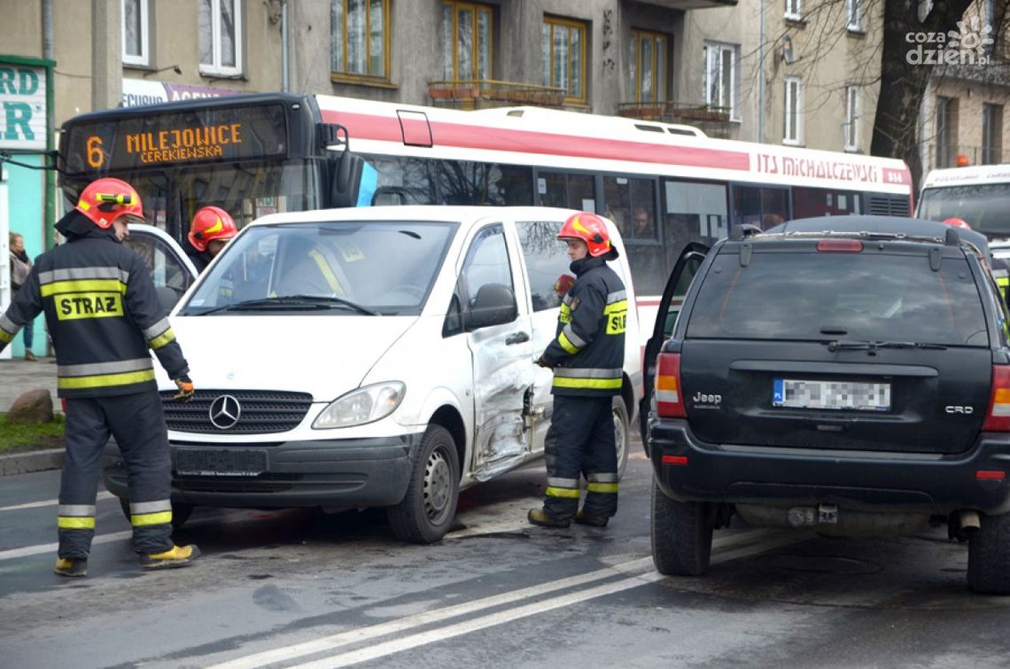 Zderzenie czterech aut na Okulickiego