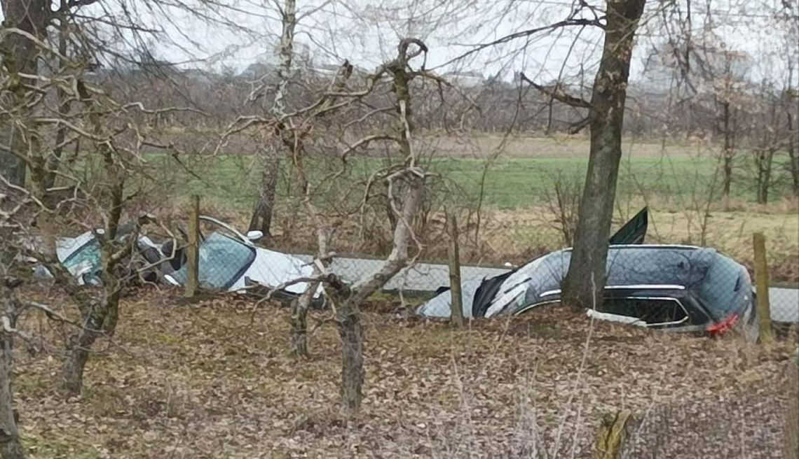 Zderzenie dwóch aut, trzy osoby poszkodowane
