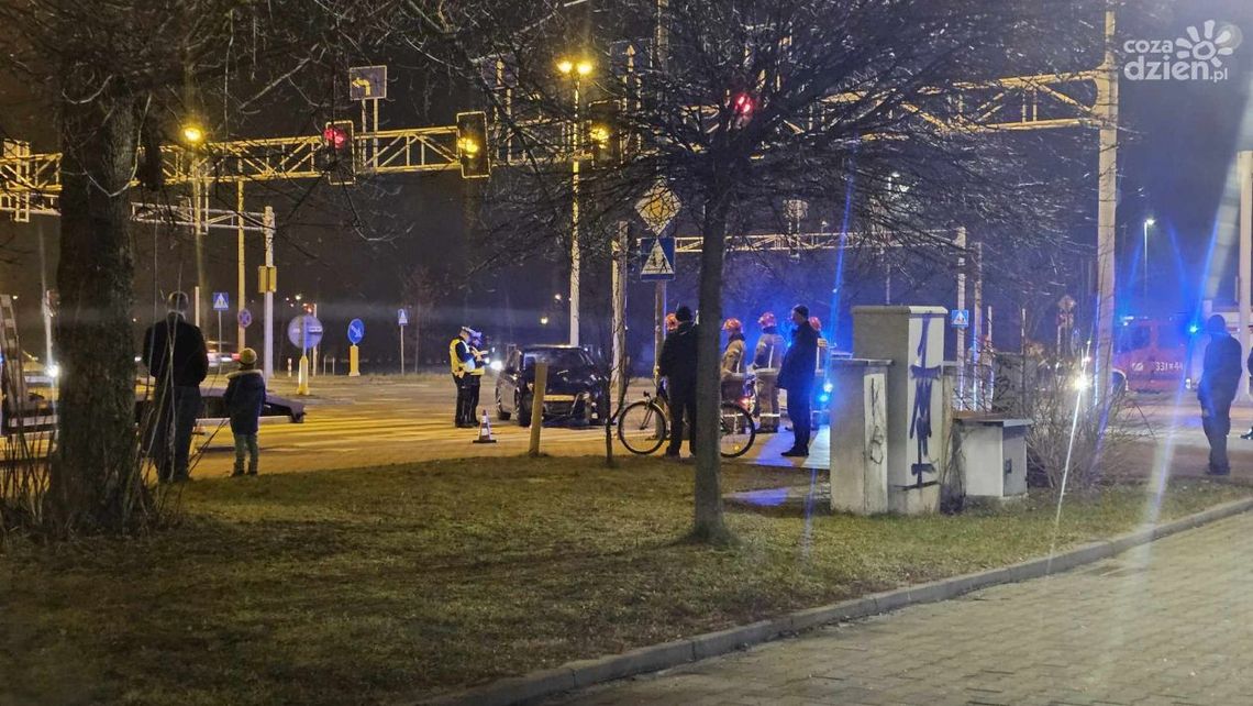 Zderzenie karetki z osobówką Zderzenie karetki z osobówką