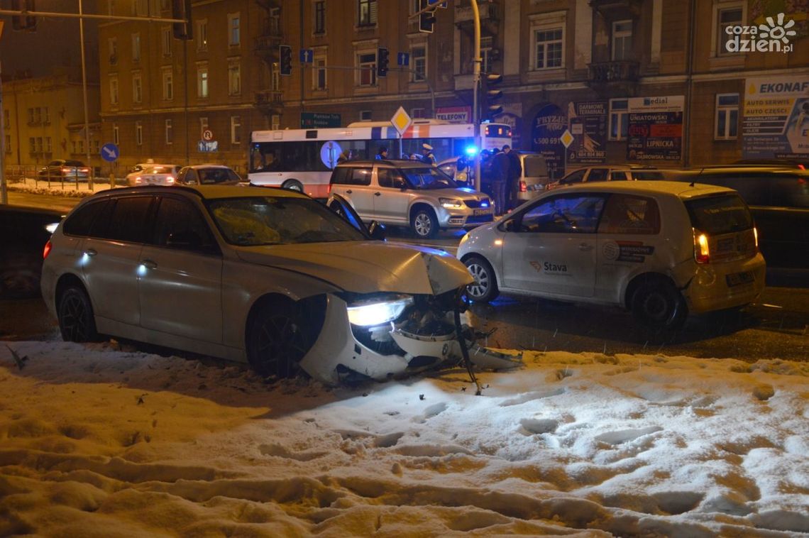 Zderzenie trzech samochodów