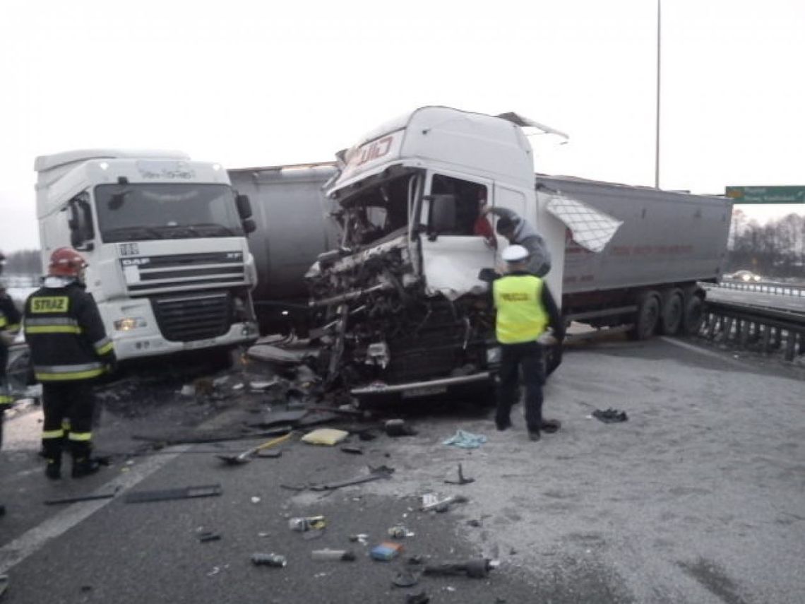 Zderzyły się TIR-y. Utrudnienia na krajowej "siódemce"