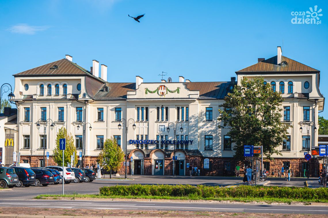 Ze Słoikiem po Radomiu. Randka pod zegarem, czyli dworzec da się lubić