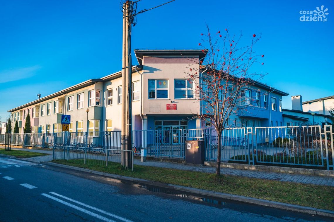 Ze szkolnej kroniki: Publiczna Szkoła Podstawowa nr 20 Ze szkolnej kroniki: Publiczna Szkoła Podstawowa nr 20