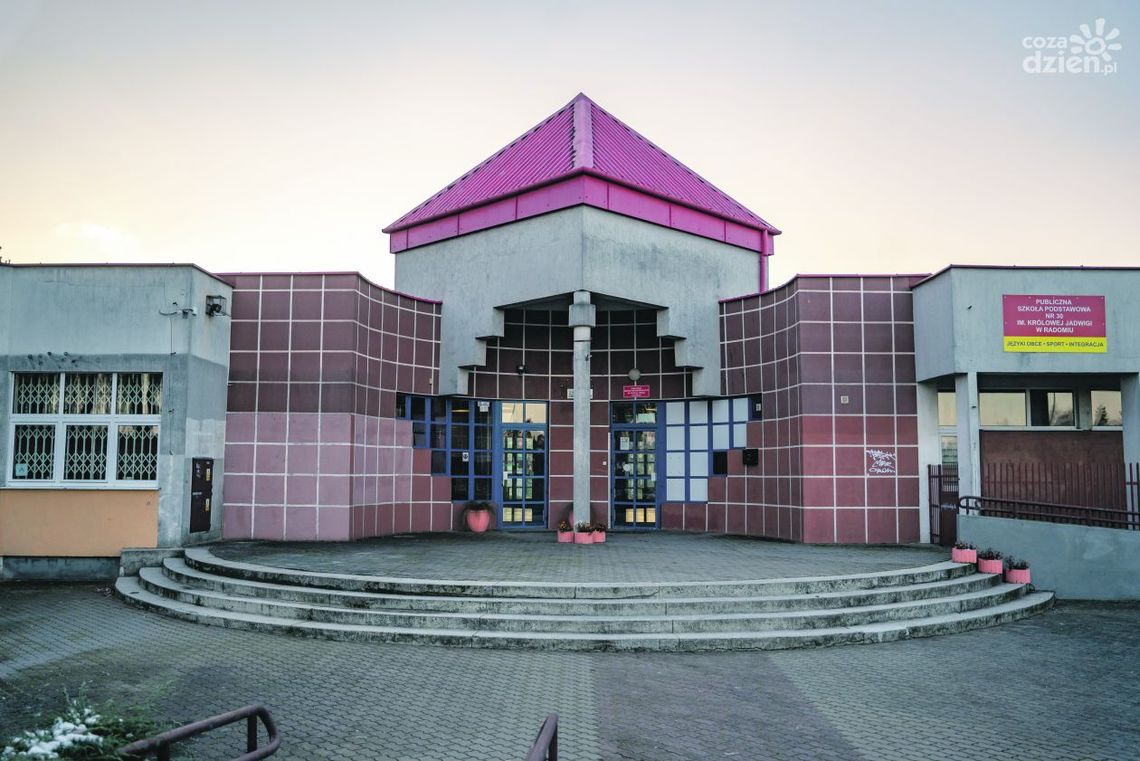 Ze szkolnej kroniki: Publiczna Szkoła Podstawowa nr 30 im. Królowej Jadwigi