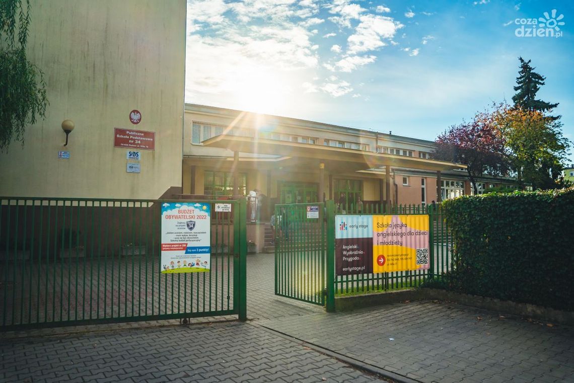 Ze szkolnej kroniki: Publiczna Szkoła Podstawowa nr 34 Ze szkolnej kroniki: Publiczna Szkoła Podstawowa nr 34