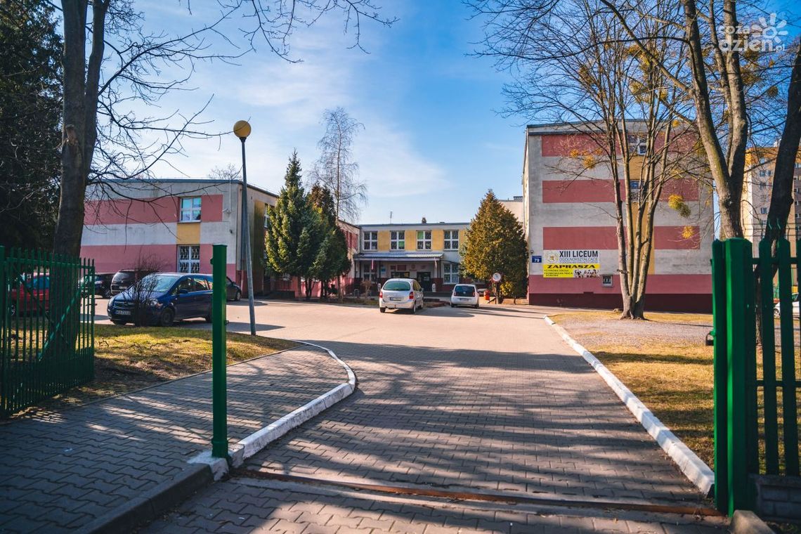 Ze szkolnej kroniki: XIII LO z Oddziałami Dwujęzycznymi im. Polskich Noblistów Ze szkolnej kroniki: XIII LO z Oddziałami Dwujęzycznymi im. Polskich Noblistów