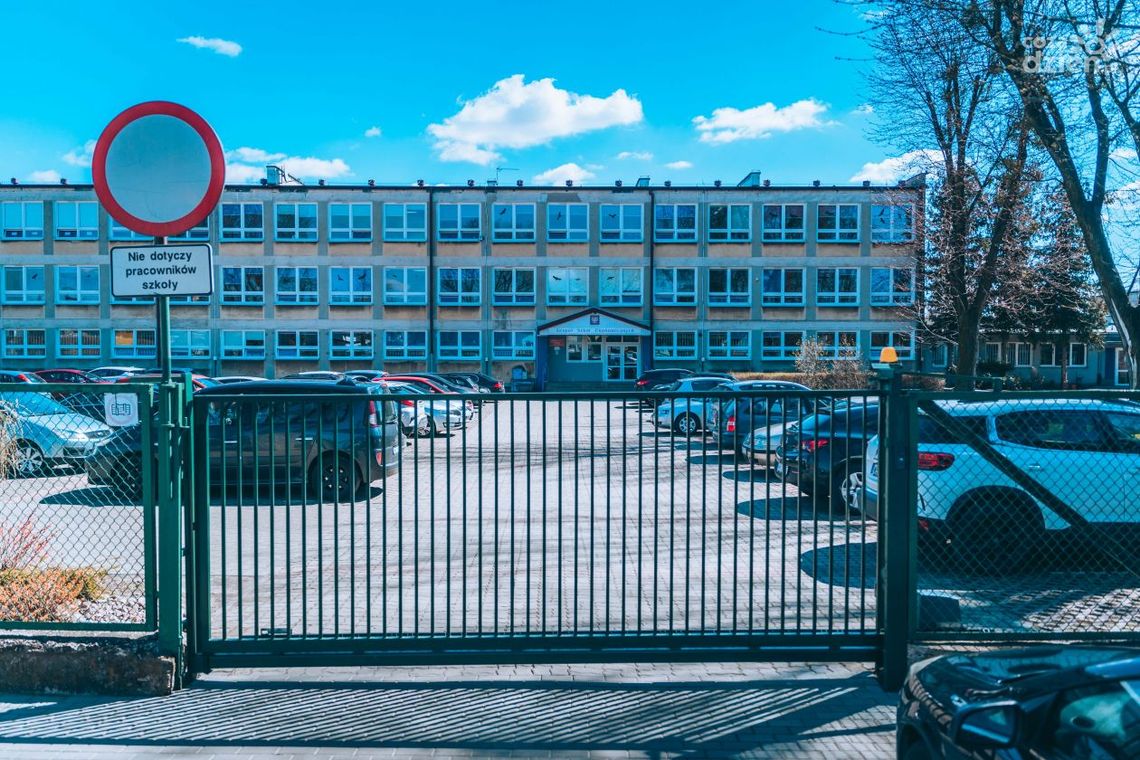 Ze szkolnej kroniki: Zespół Szkół Ekonomicznych Ze szkolnej kroniki: Zespół Szkół Ekonomicznych