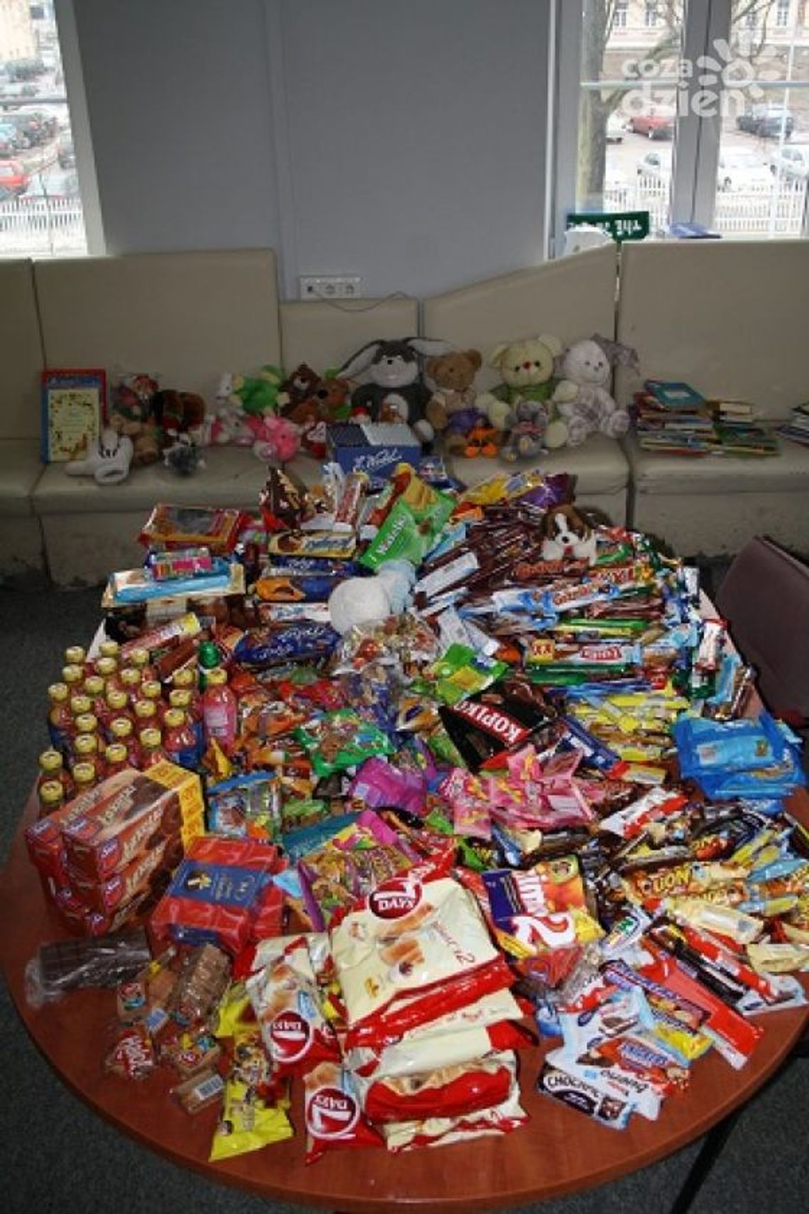 Zebraliśmy 13 ton żywności dla potrzebujących! Zebraliśmy 13 ton żywności dla potrzebujących!