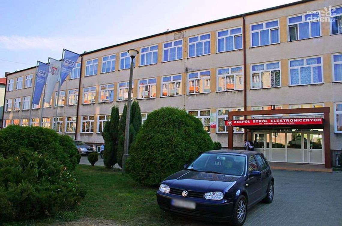 Zespół Szkół Elektronicznych im. Bohaterów Westerplatte Zespół Szkół Elektronicznych im. Bohaterów Westerplatte