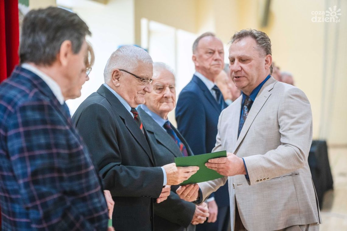 Zespół Szkół Rolniczo-Technicznych w Zwoleniu ma 100 lat! Zespół Szkół Rolniczo-Technicznych w Zwoleniu ma 100 lat!