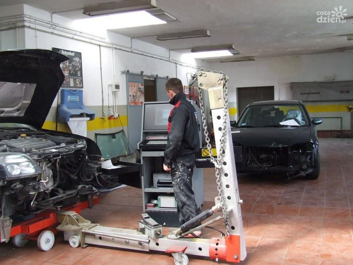 Zespół Szkół Zawodowych  im. mjr. H. Dobrzańskiego „Hubala”