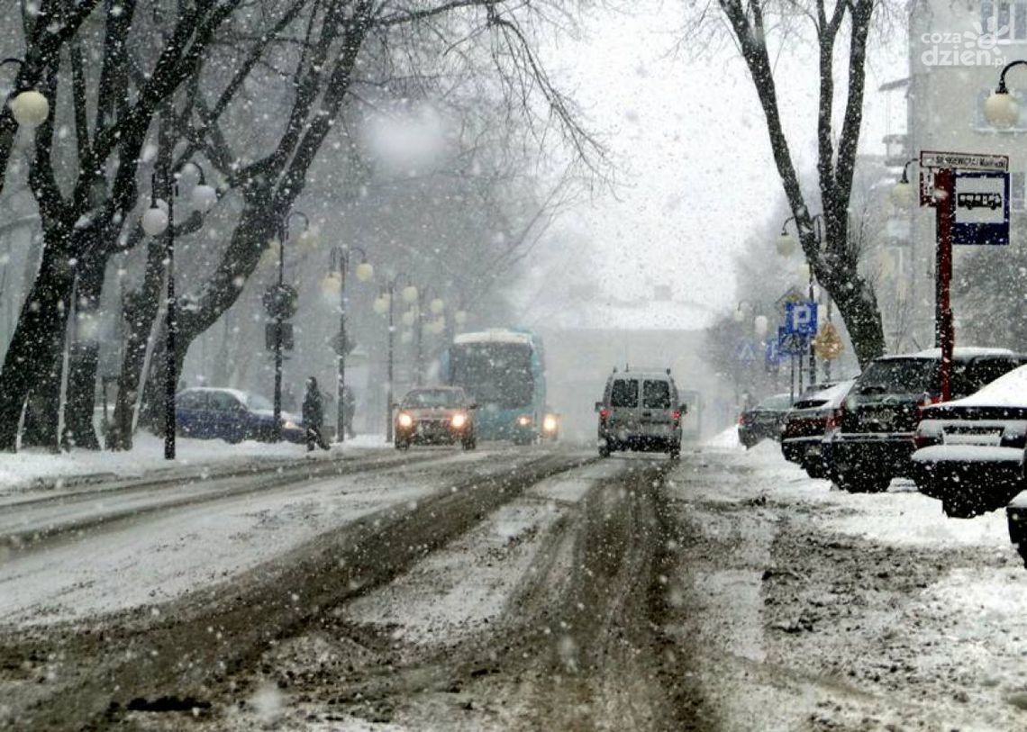 Zima nie odpuszcza. Trudne warunki na drogach! Zima nie odpuszcza. Trudne warunki na drogach!