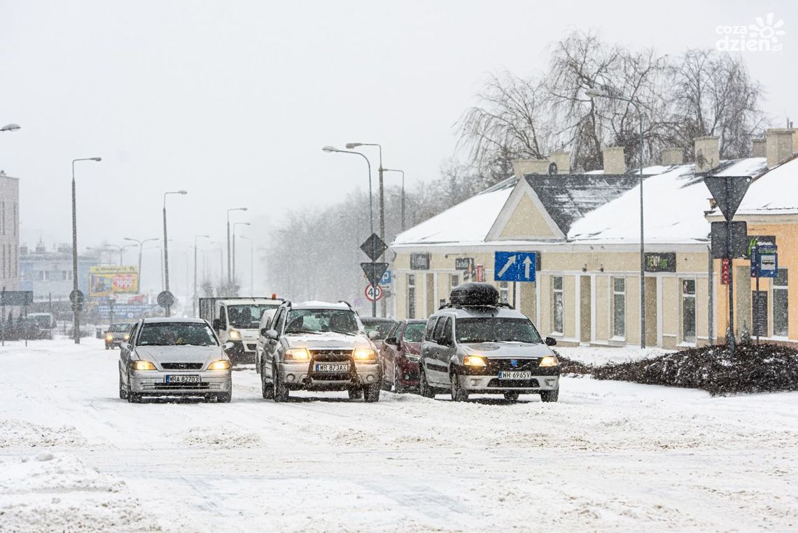 Zima zaskoczyła drogowców? MZDiK twierdzi, że nie