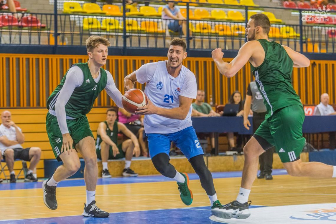Zła inauguracja koszykarzy HydroTrucku. Legia okazała się za silna