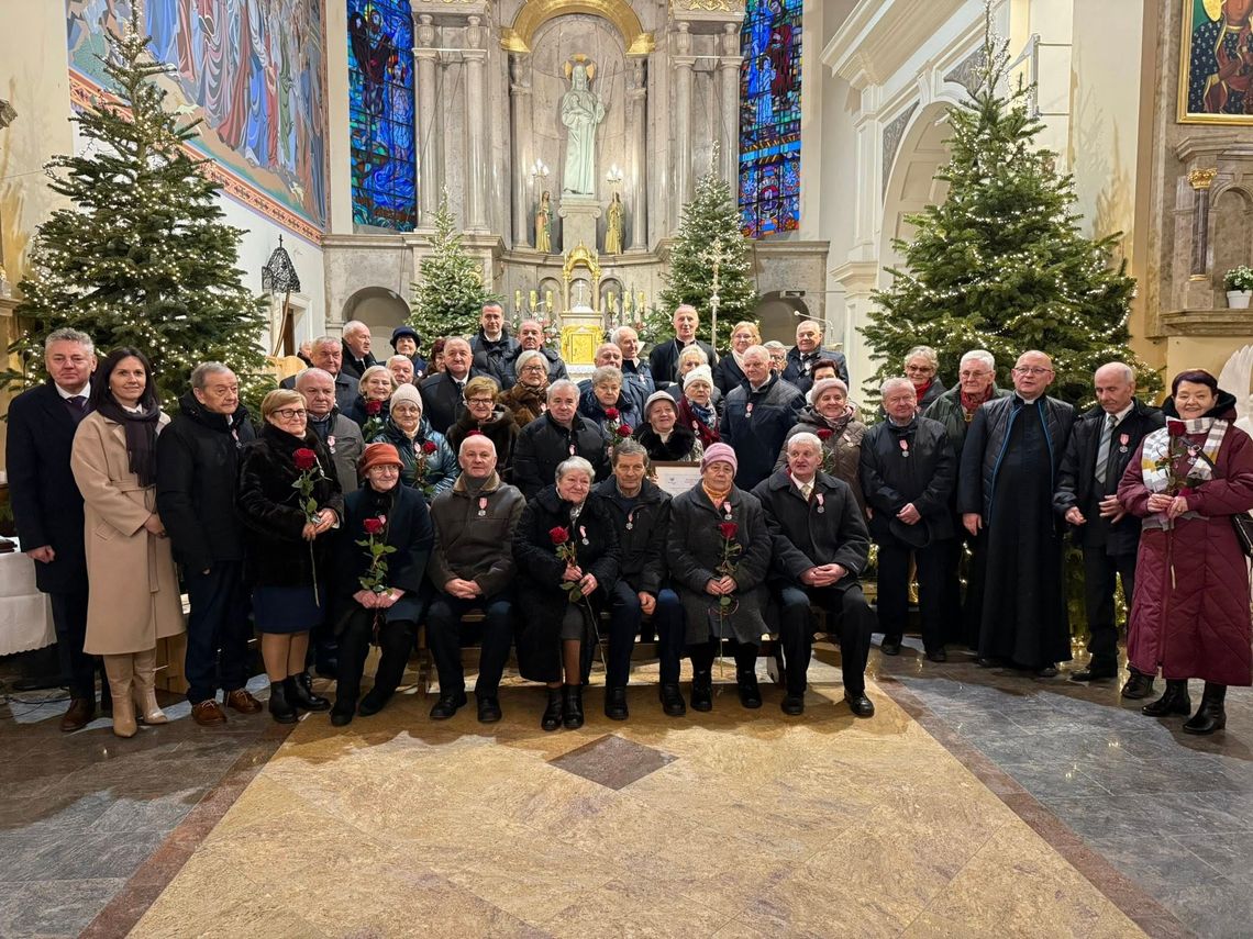 Złote Gody w Białobrzegach. Jubileusz świętowały 22 pary