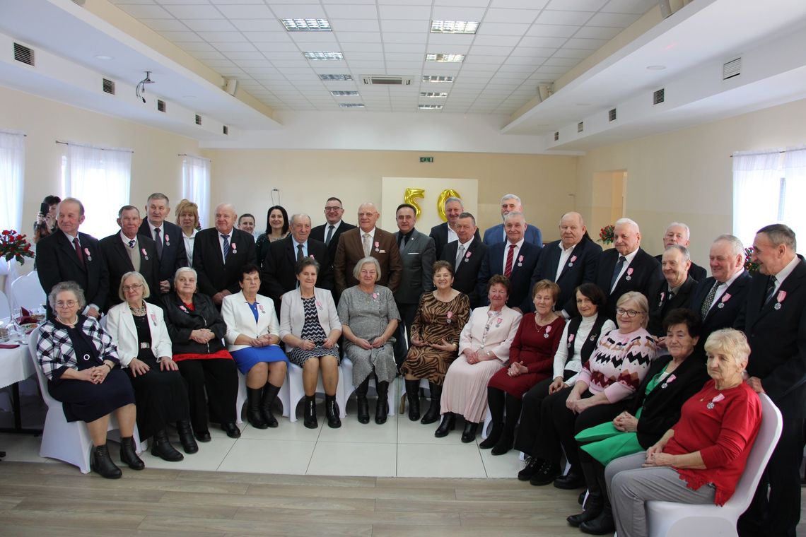 Złote Gody w Błędowie. Wyjątkowy jubileusz świętowało 17 par