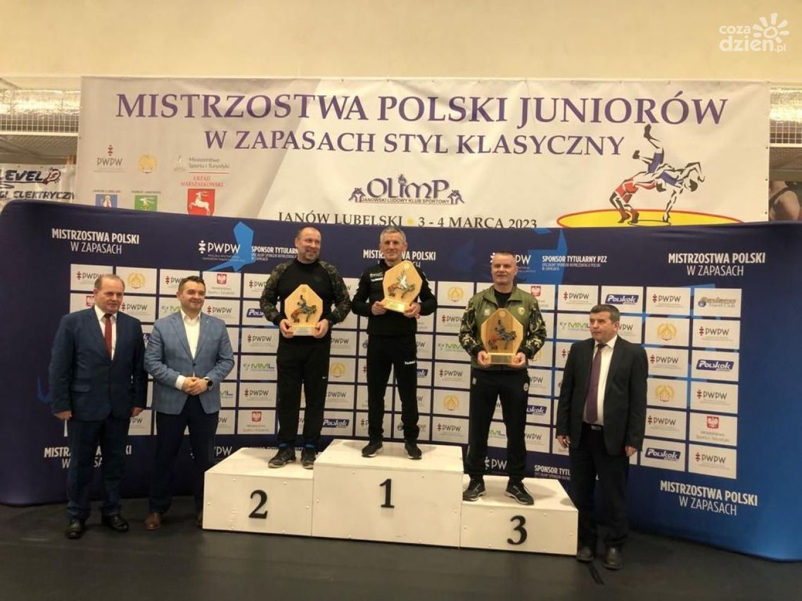Złoty medal i trzy srebrne, w kolekcji juniorów Olimpijczyka Radom