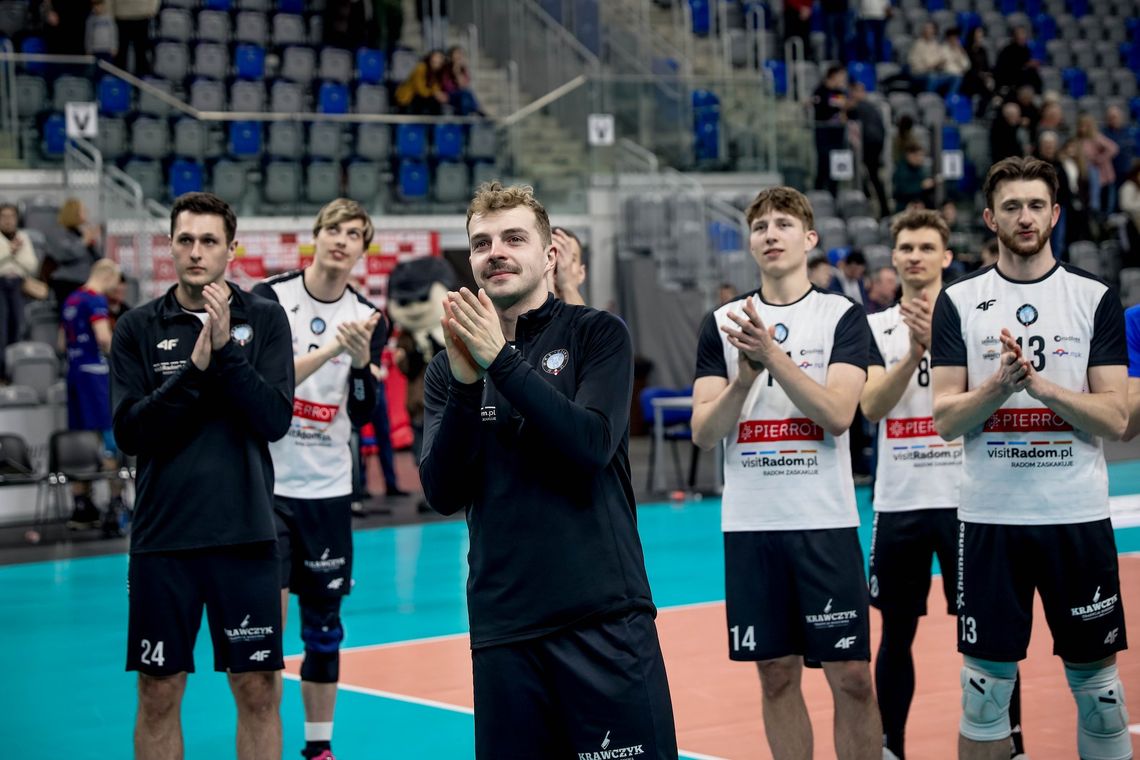 Zmiana na rozegraniu w ekipie Pierrota Czarnych Radom Zmiana na rozegraniu w ekipie Pierrota Czarnych Radom