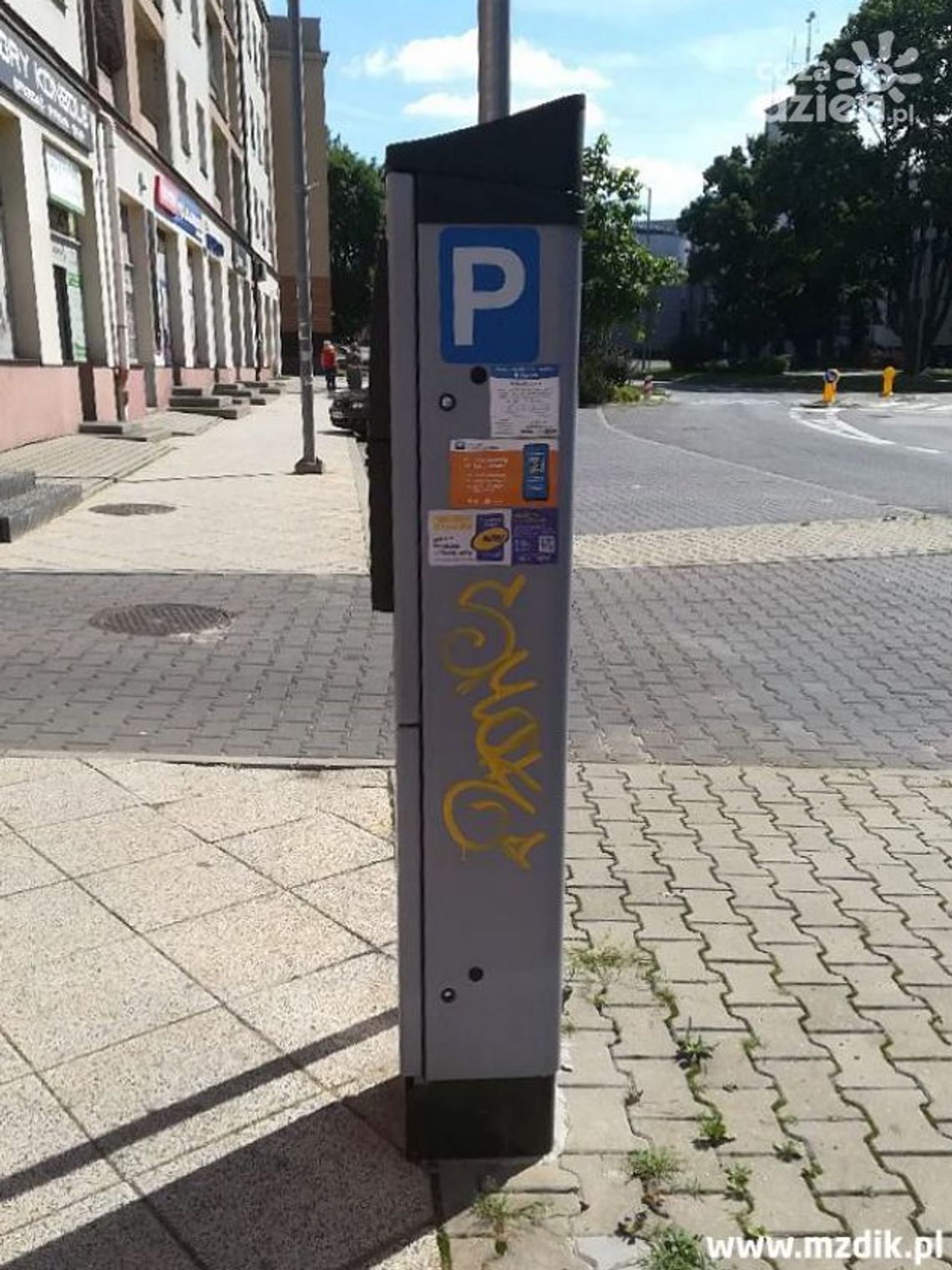 Zniszczone parkomaty i wiaty przystankowe Zniszczone parkomaty i wiaty przystankowe