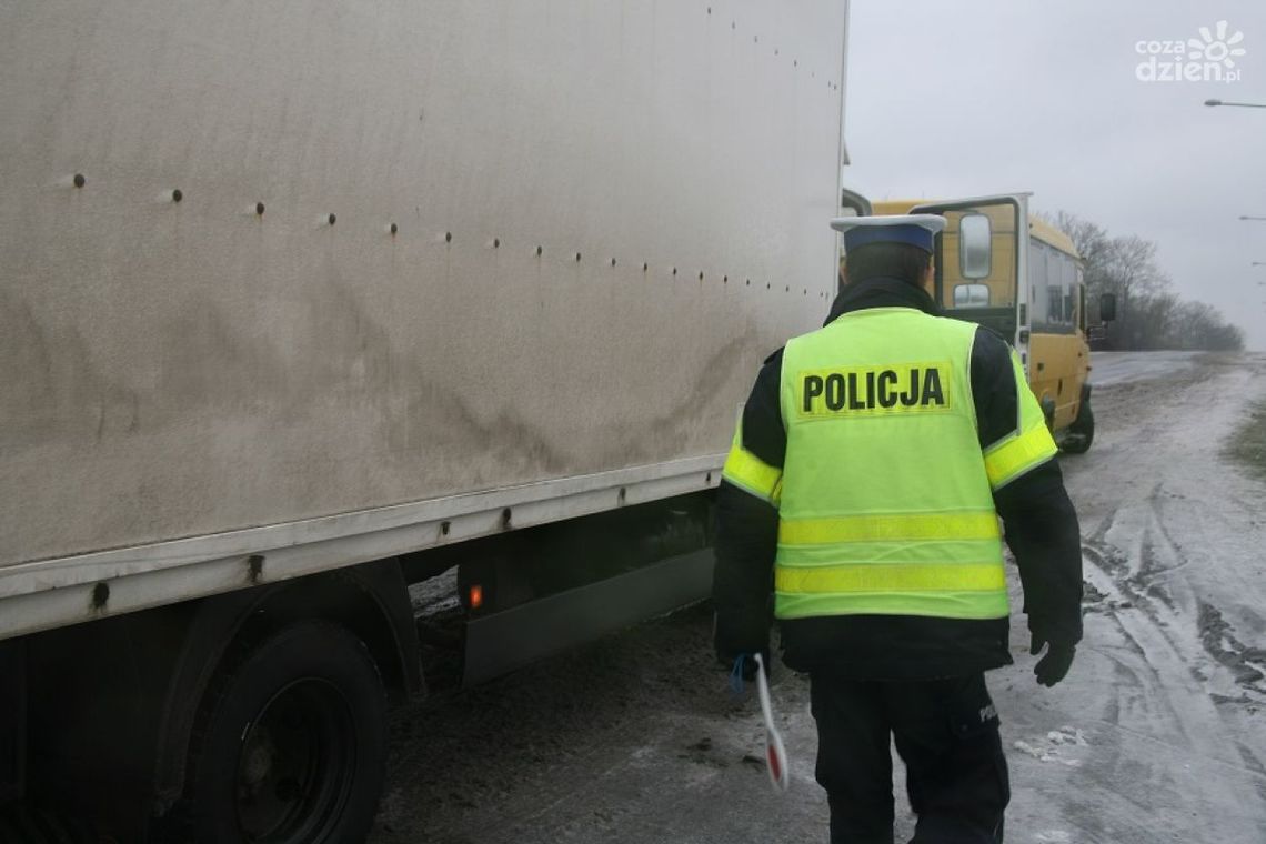 Znów pijani kierowcy. Jeden uczył się jeździć ciężarówką