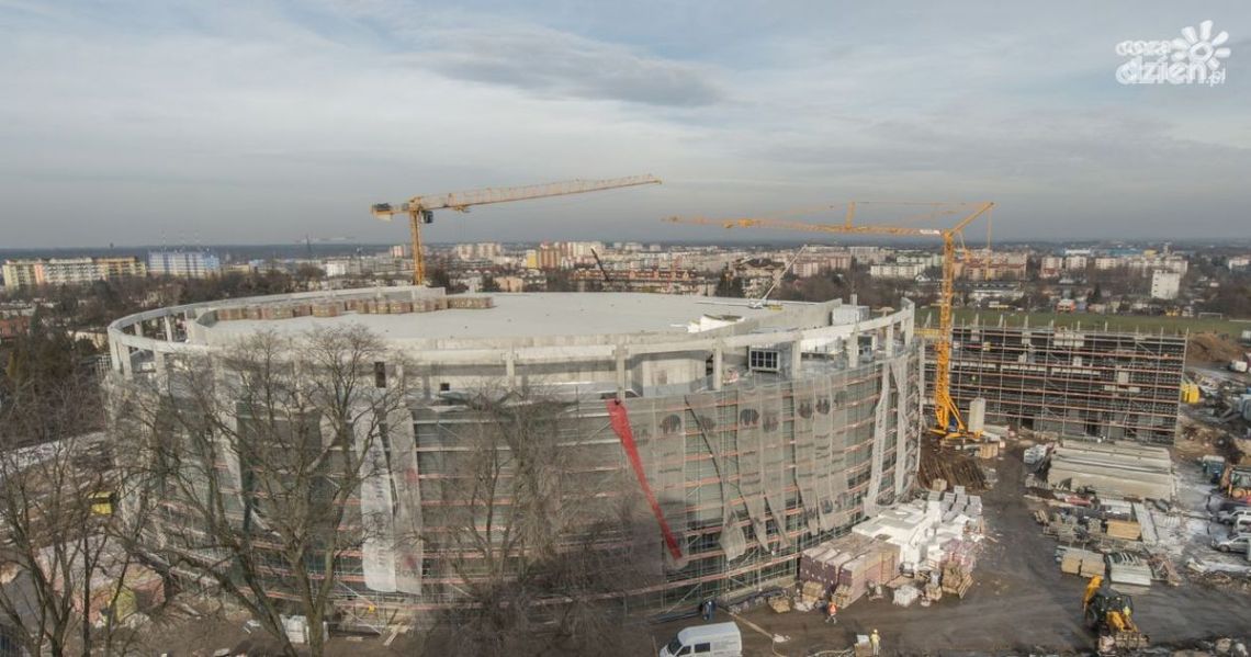 Zobacz zdjęcia z budowy hali i stadionu!