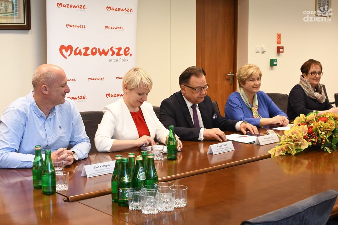 Zostań młodzieżowym radnym. Trwa rekrutacja Zostań młodzieżowym radnym. Trwa rekrutacja