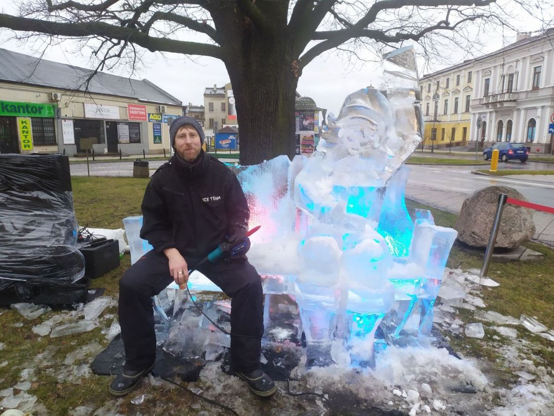 Zrób sobie zdjęcie z lodowym Mikołajem