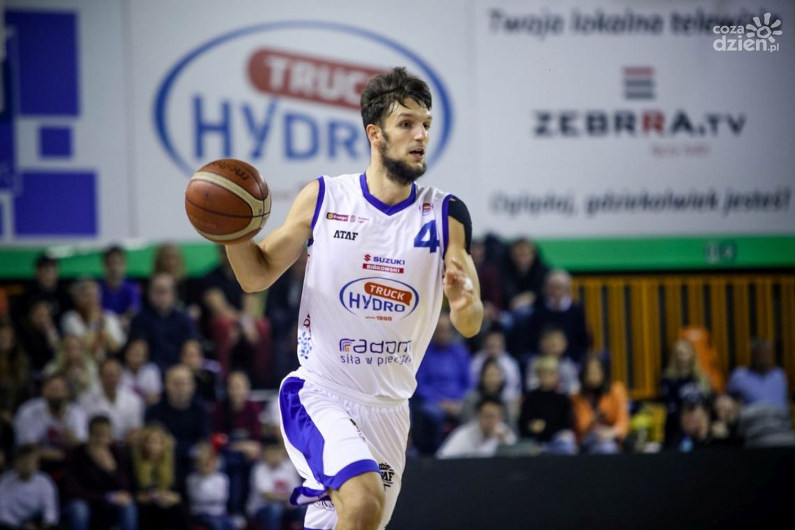 Zryw HydroTrucku nastąpił za późno. Spójnia zdobywa halę MOSiR-u Zryw HydroTrucku nastąpił za późno. Spójnia zdobywa halę MOSiR-u