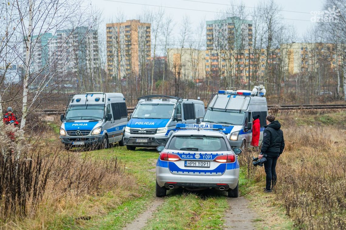 Zwłoki młodego mężczyzny na Godowie [wideo]