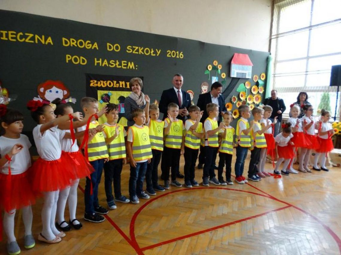 ZWOLEŃ. „Bezpieczna droga do szkoły 2016” ZWOLEŃ. „Bezpieczna droga do szkoły 2016”