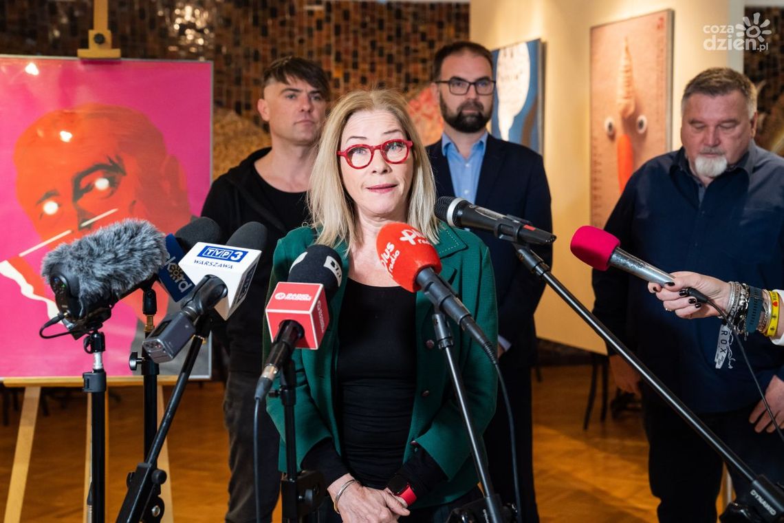 Zwycięski plakat z Gombrowiczem