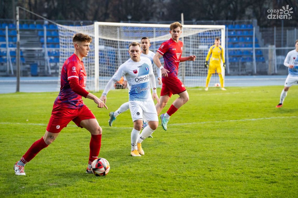 Zwycięstwo Broni, remis Pilicy w 20. kolejce trzeciej ligi Zwycięstwo Broni, remis Pilicy w 20. kolejce trzeciej ligi