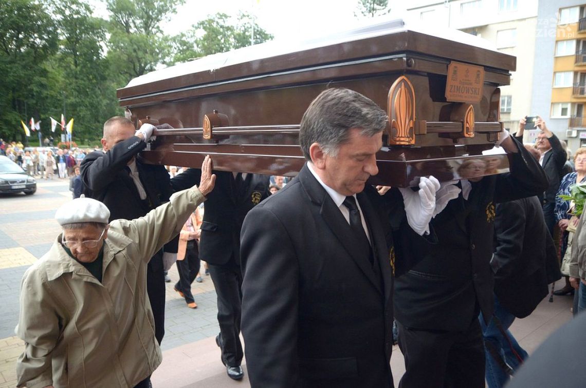 "Żyje i już wszystko wie"