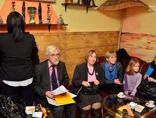 Wieczór poetycki Anny Łęckiej w herbaciarni Refeshing tea (fot. M.S.)