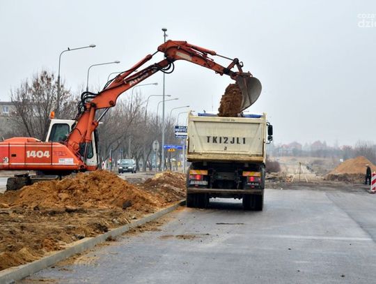 Drogowcy wracają po zimowej przerwie - ul.Mieszka I w budowie Drogowcy wracają po zimowej przerwie - ul.Mieszka I w budowie