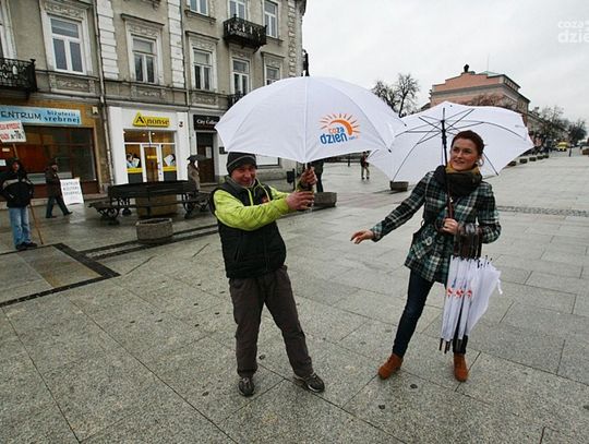 Co Za Dzień na słońce i deszcz Co Za Dzień na słońce i deszcz