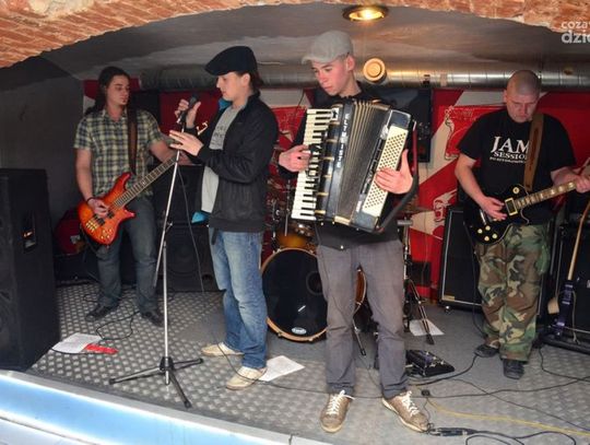 Koncert zespołów SWOBODNA i THE BILL w "Alibi"