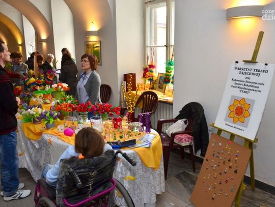 Kiermasz wielkanocny w UM