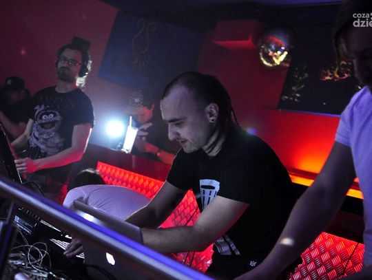 AXMusique Live w klubie Mega