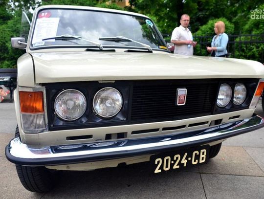 Wystawa statyczna zabytkowych aut i motocykli