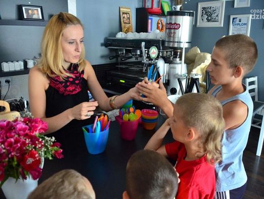 Półkoloniści z Ogródka Jordanowskiego na warsztatach w MammaLeo