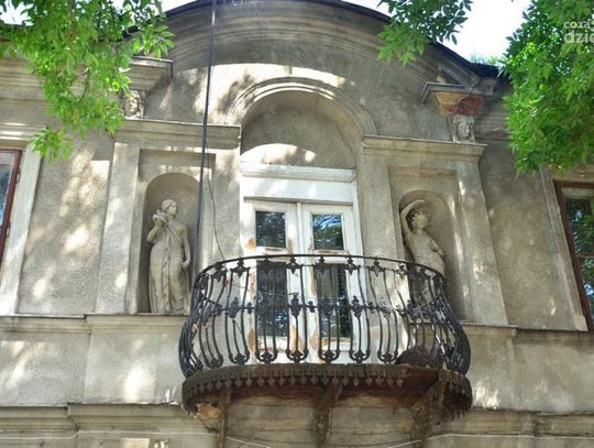 Niezwykła kamienica przy Okulickiego Niezwykła kamienica przy Okulickiego