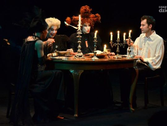 X Międzynarodowy Festiwal Gombrowiczowski - "Biesiada u hrabiny Kotłubaj",Gerhard Hauptmann-Theater, Görlitz-Zittau/Niemcy X Międzynarodowy Festiwal Gombrowiczowski - "Biesiada u hrabiny Kotłubaj",Gerhard Hauptmann-Theater, Görlitz-Zittau/Niemcy