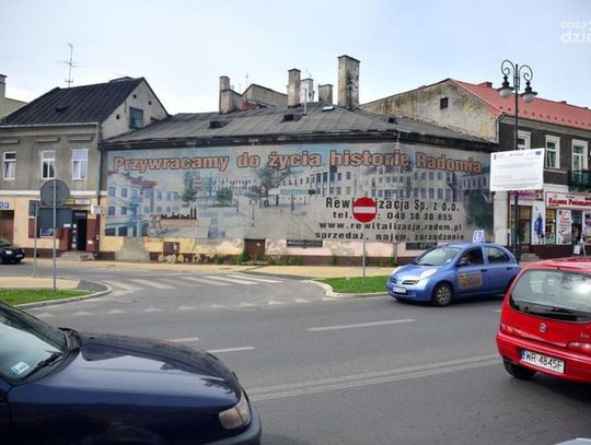 Rozbiórka kamienicy przy Wałowej 4 i 6