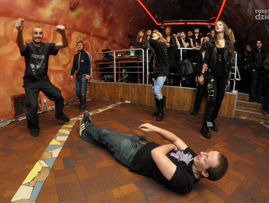 Muzyczna Artyleria w Katakumbach