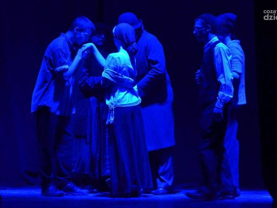 „Garb jak góra Synaj…” – spektakl Teatru Poszukiwań, Resursa