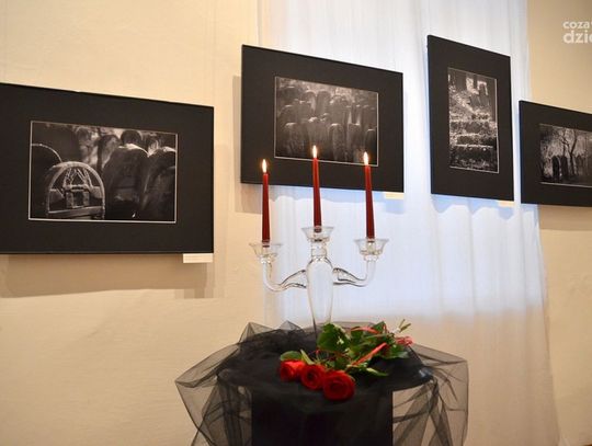 „Świadectwo” – wernisaż wystawy fotografii Tomasza Grzyba w Resursie