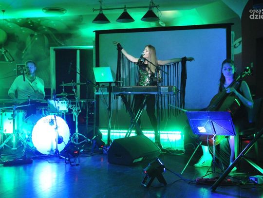 Kari Amirian w MK Bowling