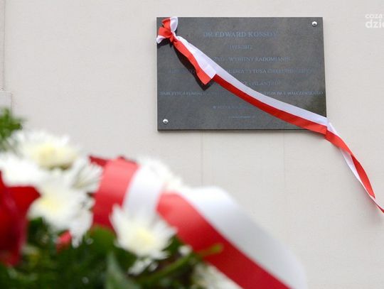 Odsłonięcie tablicy pamięci Edwarda Kossoya