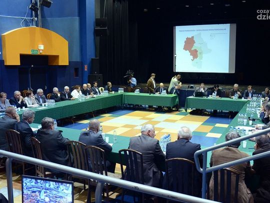 Radomski okrągły stół - walka o Kontrakt Terytorialny